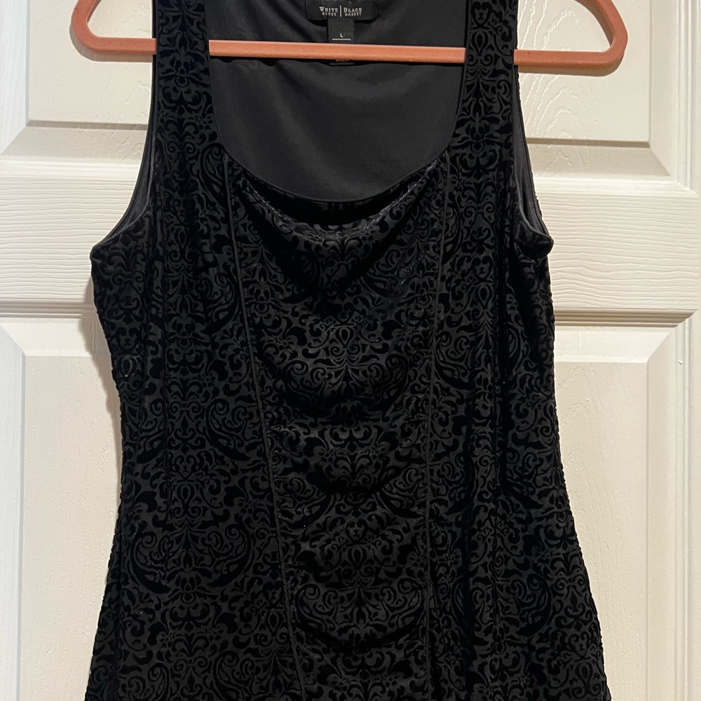 Beautiful White House/Black market velvet like black shirt light weight size L